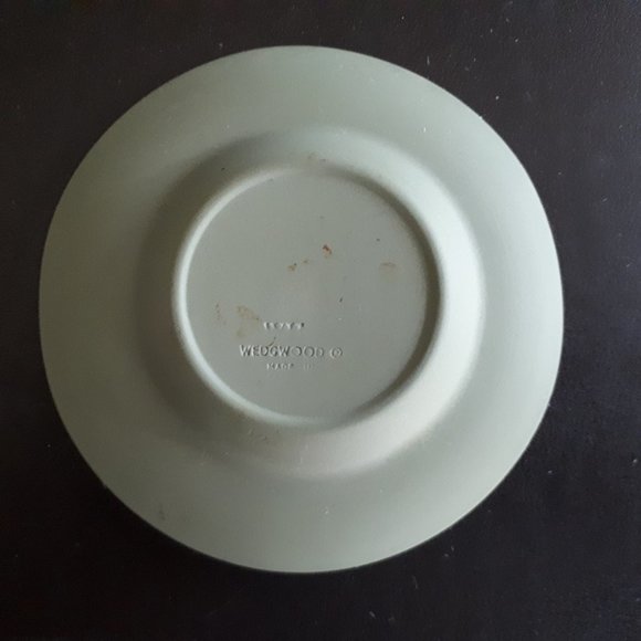 COPY - Wedgwood Jasperware Green Ashtray - Picture 4 of 4
